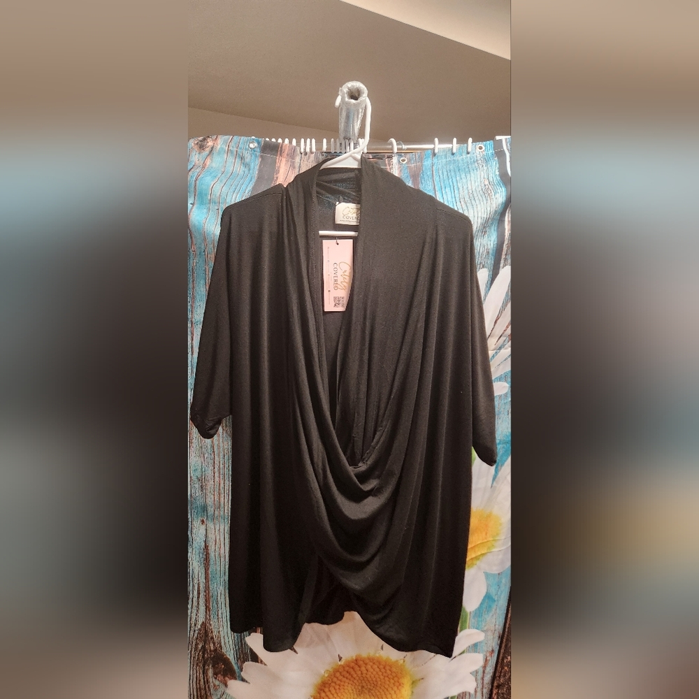 Xl cutely covered black top